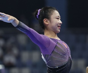 详解棒球规则中的“投球板站位”规定及投手重心移动的合法性