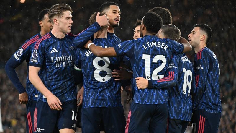 快船11战9胜 小卡破纪录